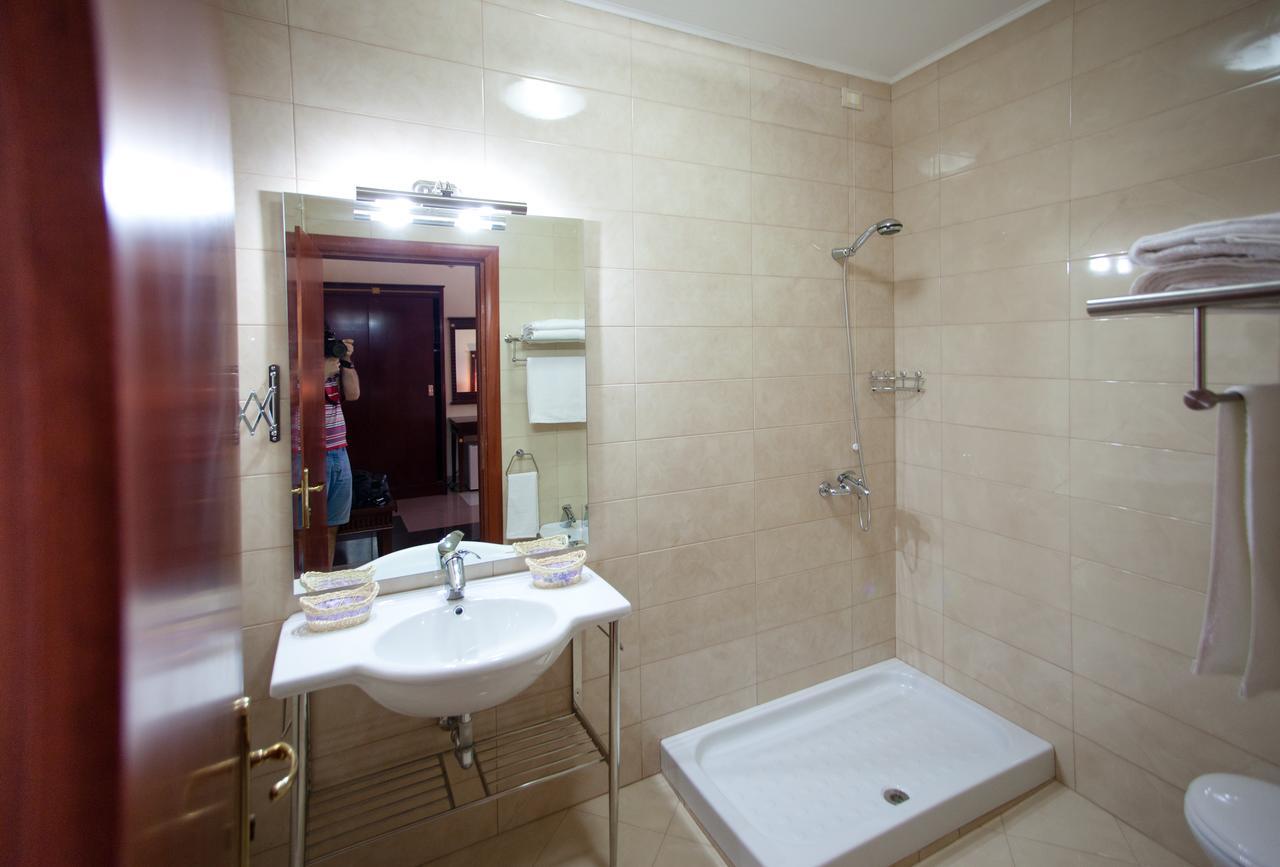 Orchidea Hotel Тирана Екстериор снимка