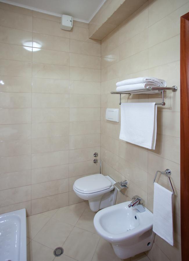 Orchidea Hotel Тирана Екстериор снимка