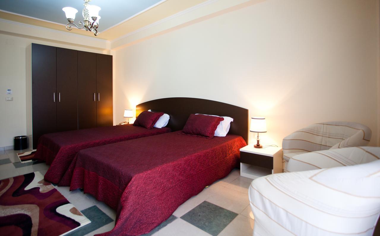 Orchidea Hotel Тирана Екстериор снимка