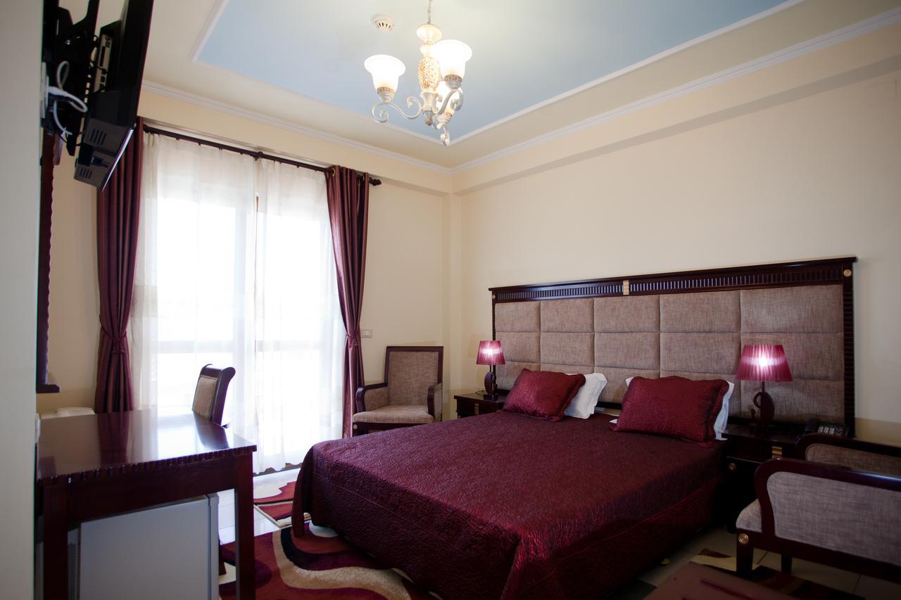 Orchidea Hotel Тирана Екстериор снимка