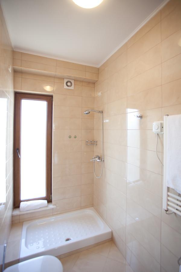 Orchidea Hotel Тирана Екстериор снимка