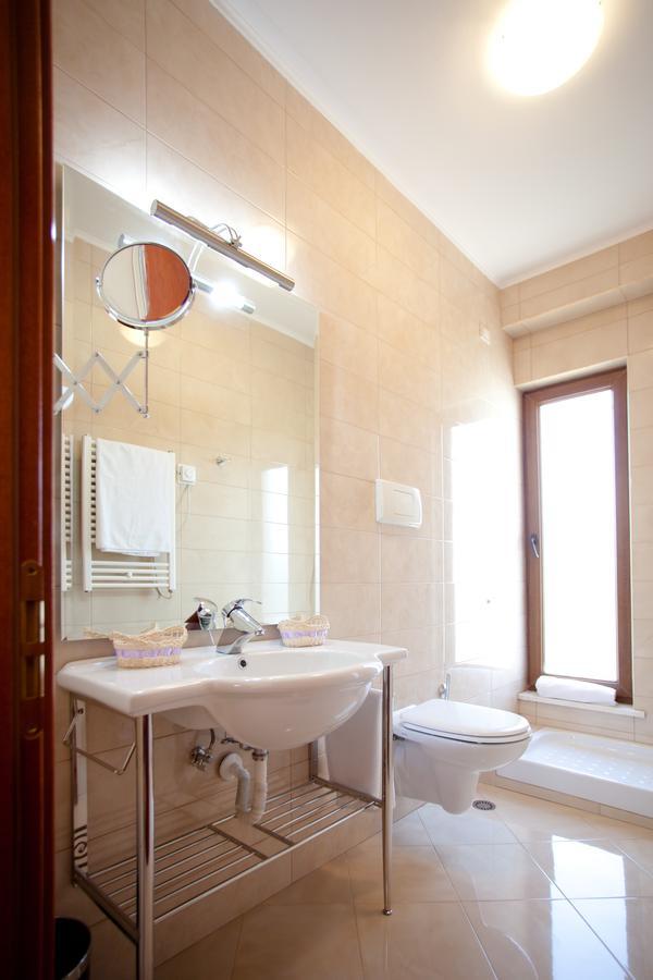 Orchidea Hotel Тирана Екстериор снимка