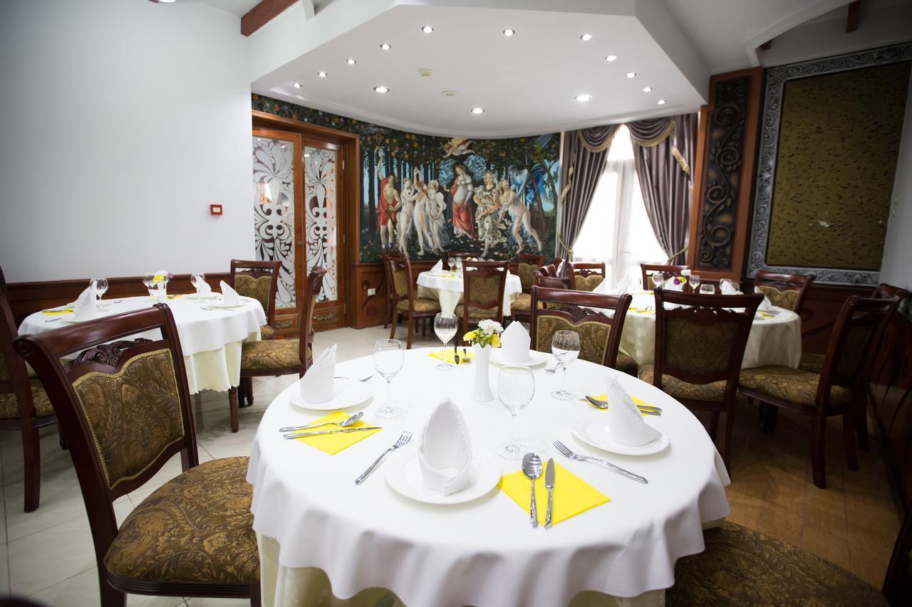Orchidea Hotel Тирана Екстериор снимка